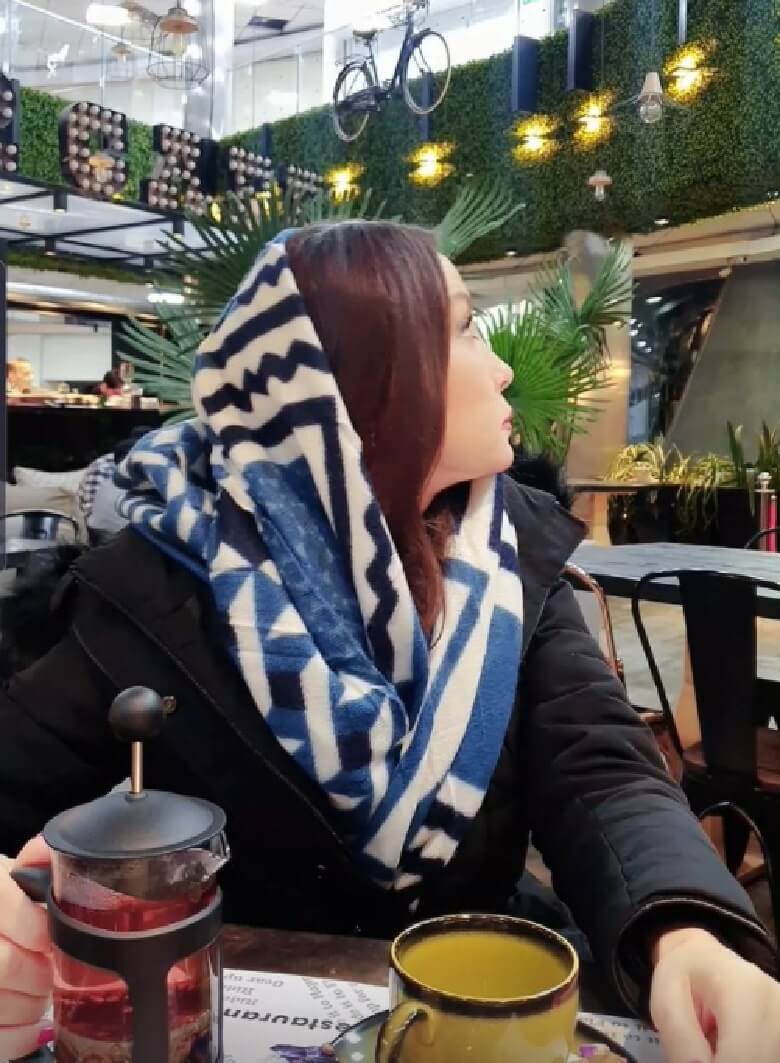 حدیث فولادوند دوران مجردی خود را گذراند.