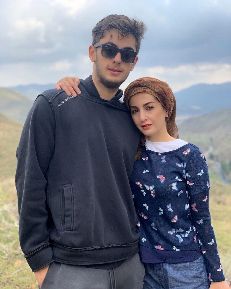 پسر جوان کنار شقایق دهقان برادرزاده اش بوده است.