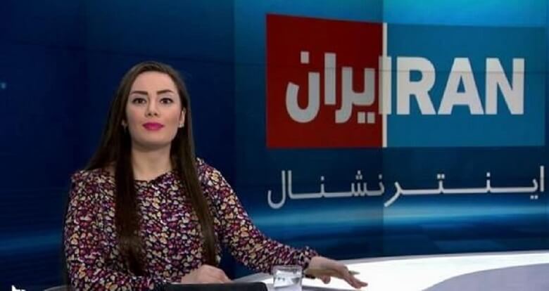 نیلوفر مولایی مجری صدا و سیما کشف حجاب کرده است.