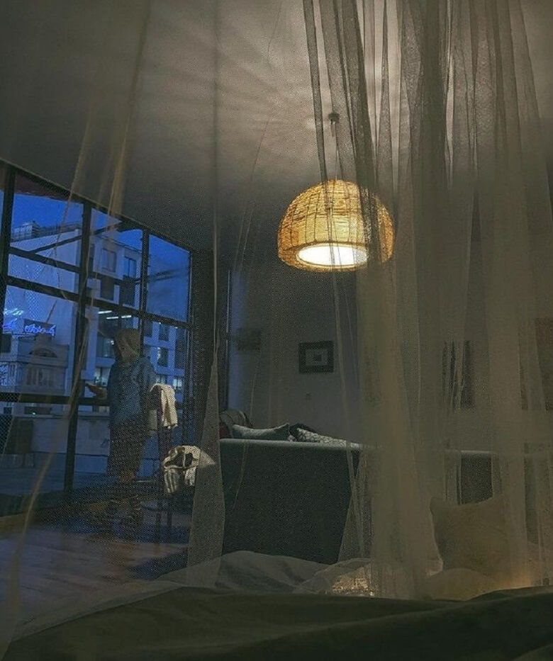 منزل نوید محمدزاده و فرشته حسینی دکور خاص دارد.