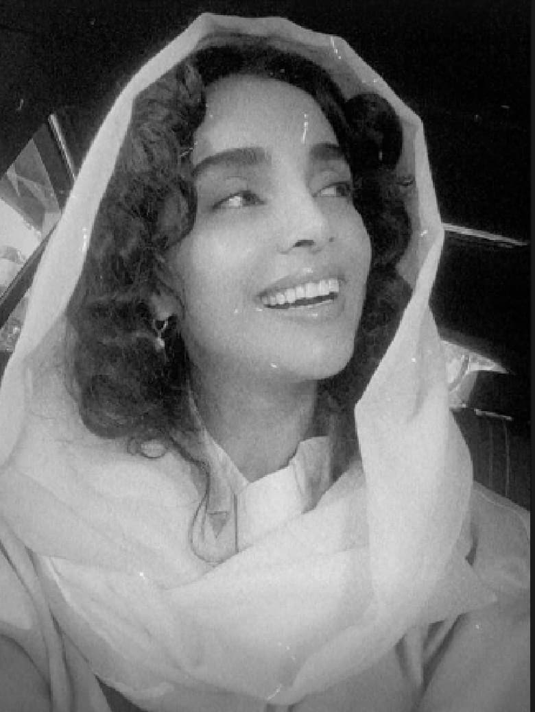 الهه حصاری ذوق می‌کند.