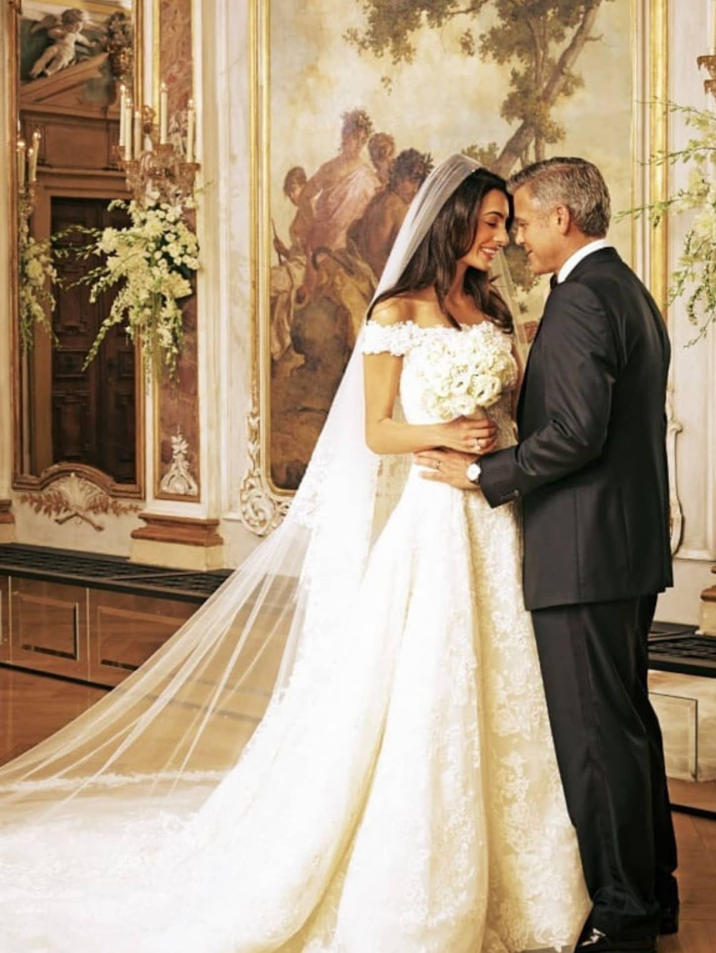 امل کلونی، همسر ۴۴ ساله جورج کلونی لبای عروس گرانی به تن کرد