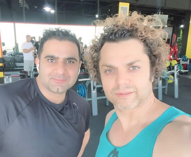 پسر پرویز پرستویی در باشگاه بدنسازی هیکل تنومند و غول آسایی دارد.