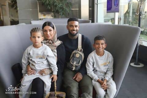 همسر مهاجم هلندی پرسپولیس محجبه شد+عکس