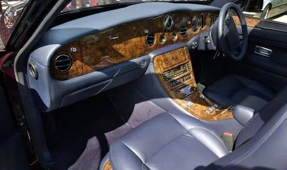 تصاویر گران ترین خودروی جهان متعلق به ملکه الیزابت تصاویر گران ترین خودروی جهان متعلق به ملکه الیزابت