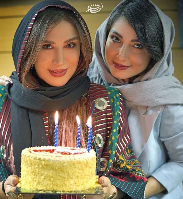 سمیرا حسن پور در جشن تولد نسیم ادبی حاضر شد.