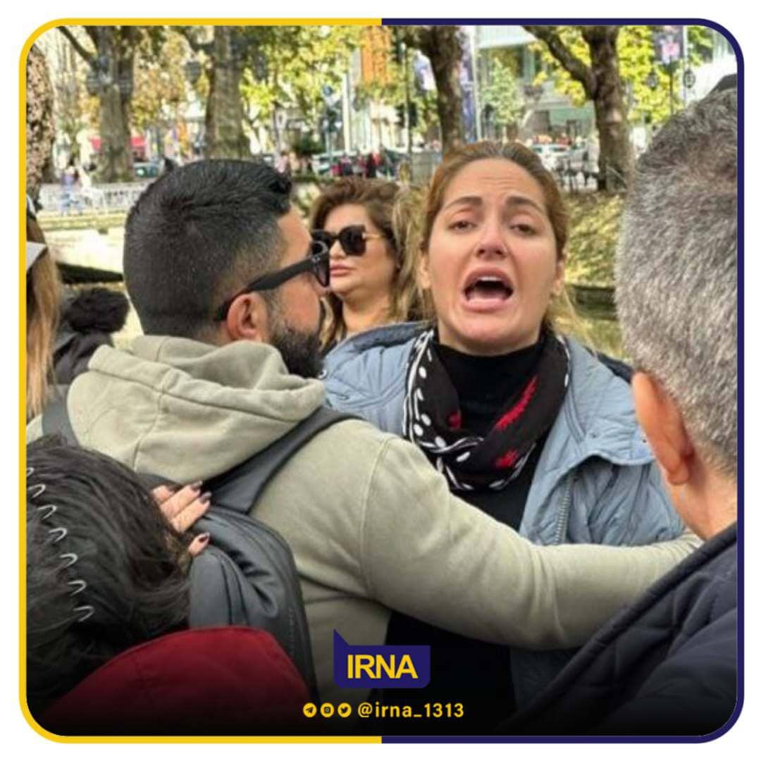 مهناز افشار در تجمع اعتراضی امروز دوسلدورفِ آلمان حاضر شده بود که از محل تجمع رانده شد!