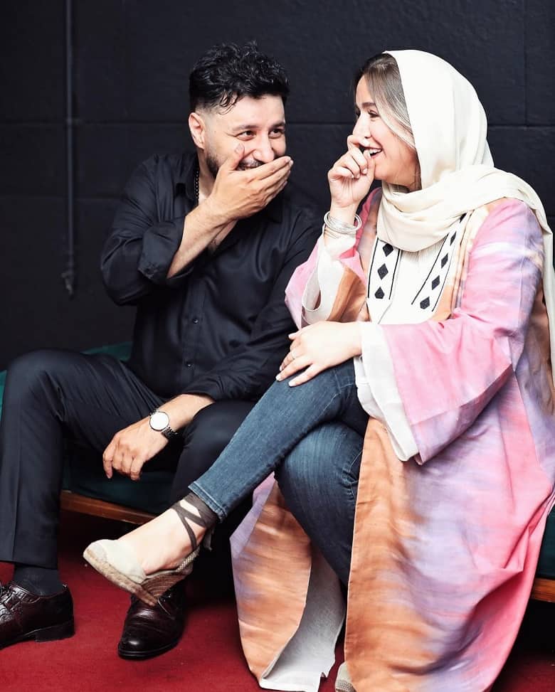 جواد عزتی با ستاره پسیانی بگو و بخند راه انداخته است.