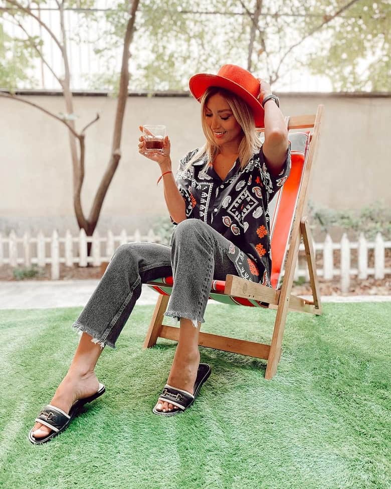 همسر بهرام رادان با تم تابستانی و زمستانی ژست مدلینگی گرفته بود.