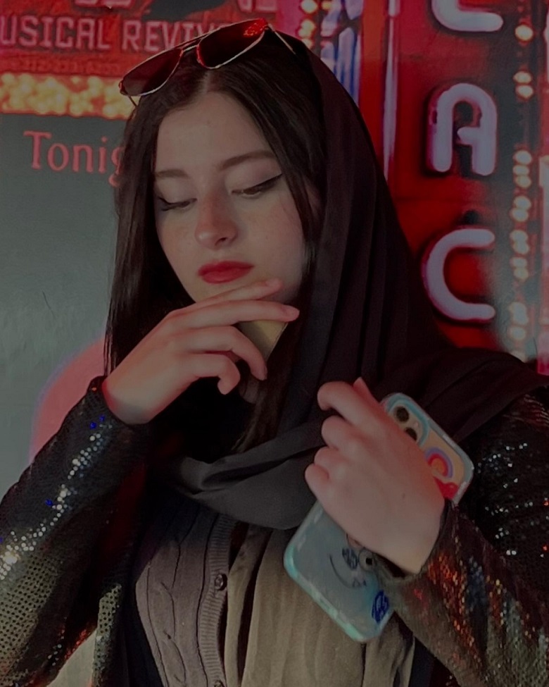 سارا و نیکا سریال پایتخت مدل شده بودند.