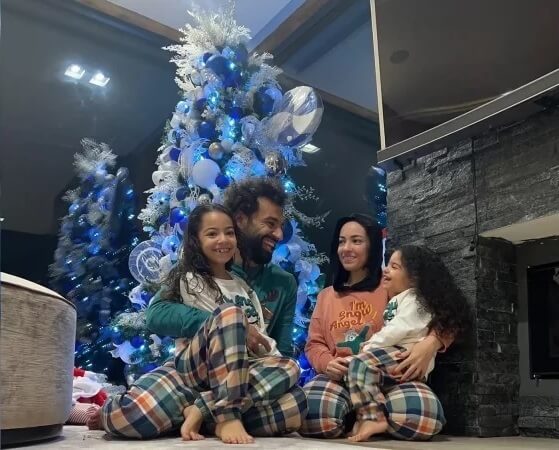 عکس خانوادگی محمد صلاح را ببینید.