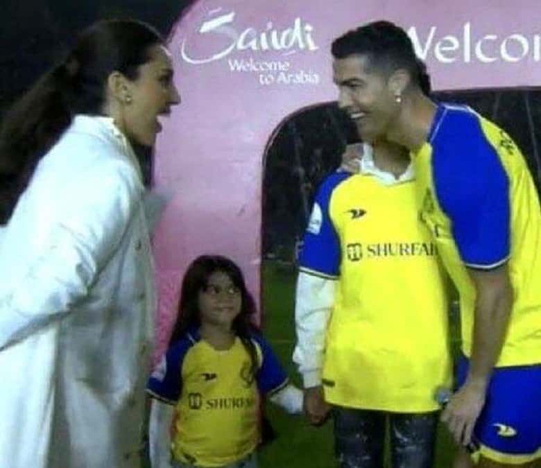 نامزد رونالدو از توجه او به مجری خانم حسادت کرده بود.