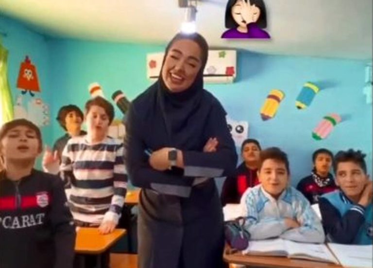 معلم جنجالی قائم شهری به مدرسه باز می گردد؟ معلم جنجالی قائم شهری به مدرسه باز می گردد؟