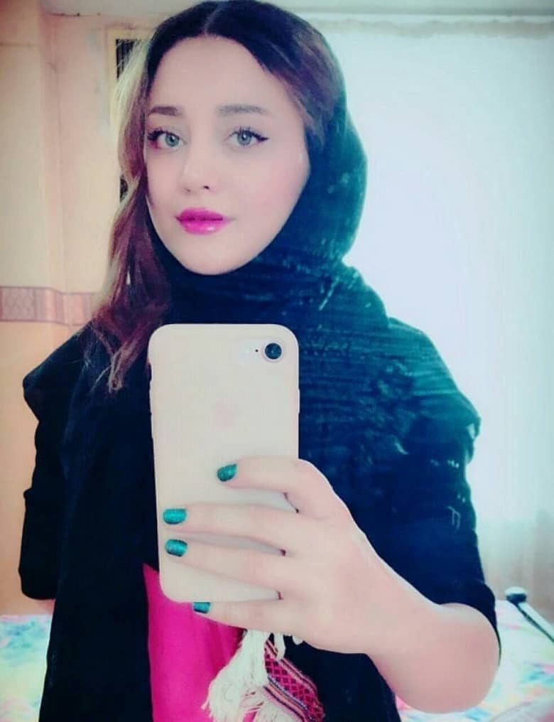 مهتاب جامی در واقعیت روی دست مهشید جوادی بلند شده بود.