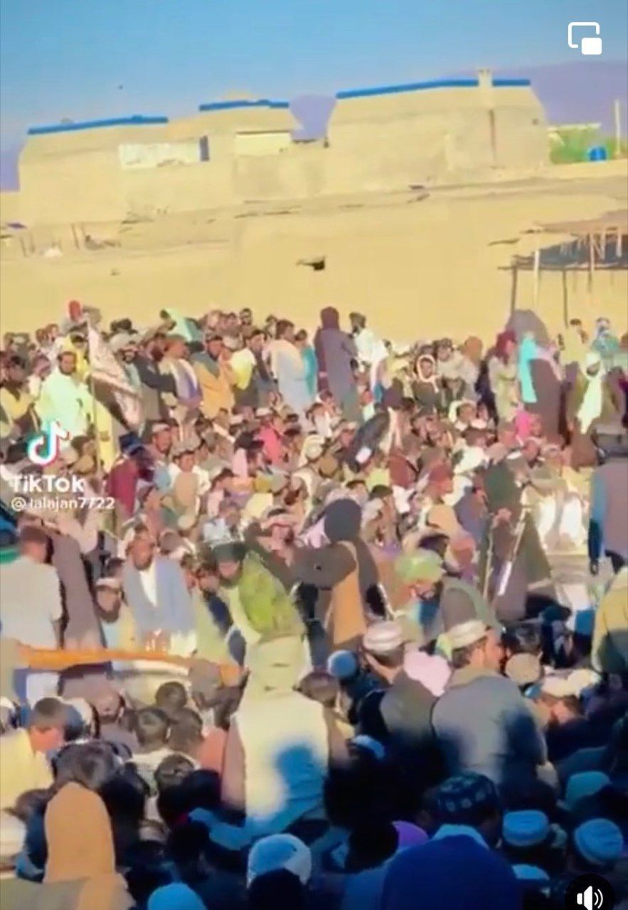 عکسی پر درد و بغض از بازار "کودک فروشی" عکسی پر درد و بغض از بازار "کودک فروشی"