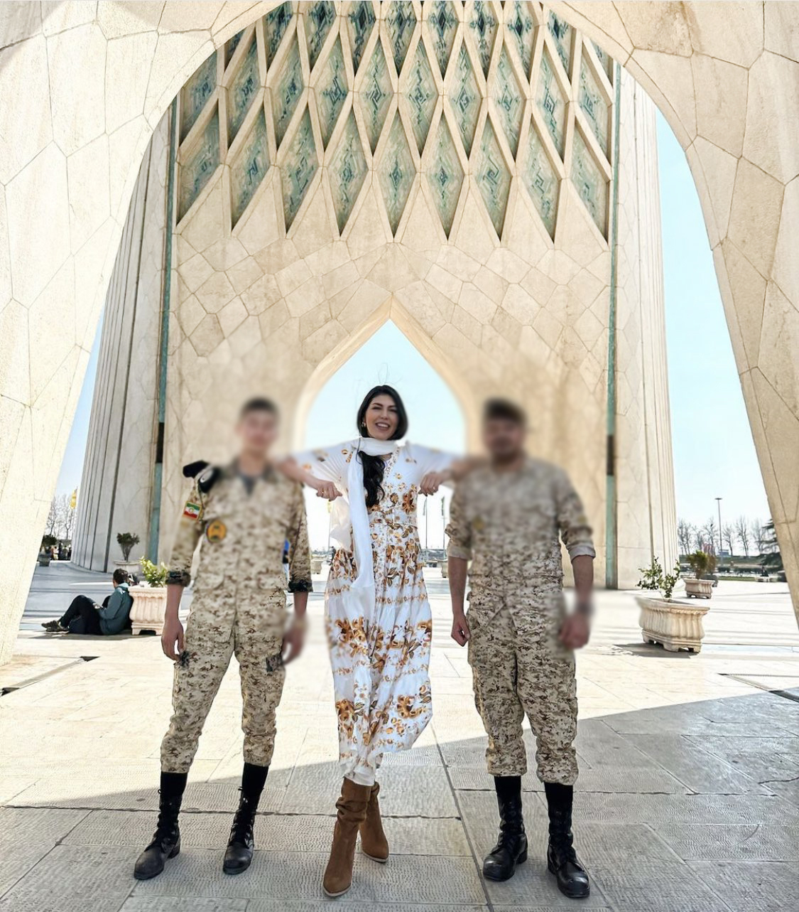 عکس بلاگر روس در میدان آزادی جنجالی شد!