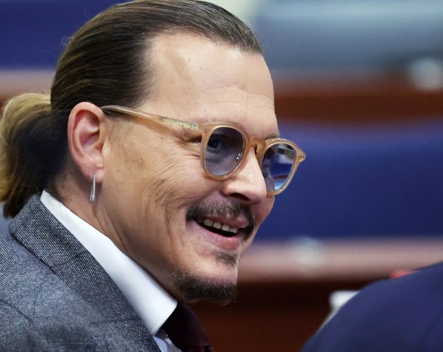 جانی دپ فوق ستاره محبوب هالیوود،به روستا مهاجرت کرده است.