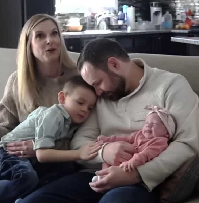 تصاویر/ خانواده‌ای که پس از ۱۳۸ سال صاحب اولین دختر شد!