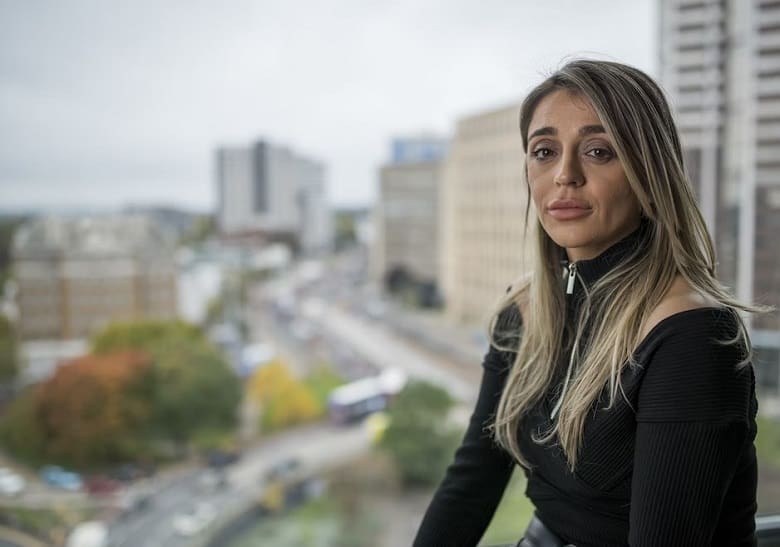 تصاویر حیرت انگیز/ وقتی زن داعشی مدل میشود! تصاویر حیرت انگیز/ وقتی زن داعشی مدل میشود!