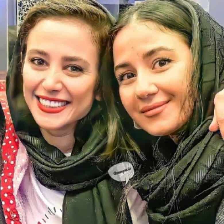 عکس/ متوجه می‌شوید کدام الناز حبیبی است و کدام خواهرش!؟