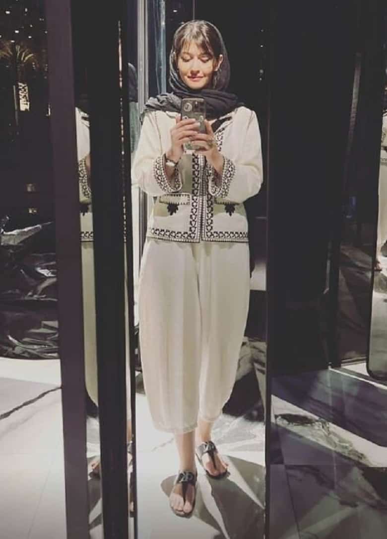 عکس/ ساحل پوست شیر خودش را شبیه به بلوچ‌ها کرد!