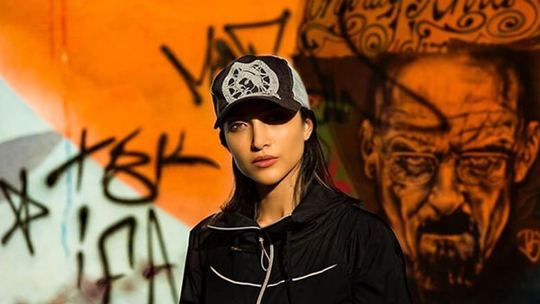 عکس یادگاری خانم بازیگر ایرانی با ستاره بریکینگ بد!