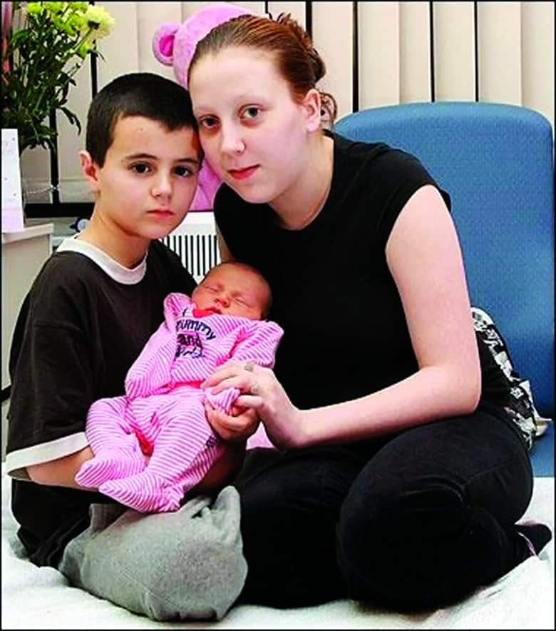 تصاویر/ این پسر ۹ساله جوان‌ترین پدر دنیاست!