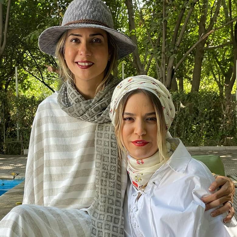 لباس عروس عجیب “خانم بازیگر ایرانی” با چکمه/ عکس لباس عروس عجیب “خانم بازیگر ایرانی” با چکمه/ عکس