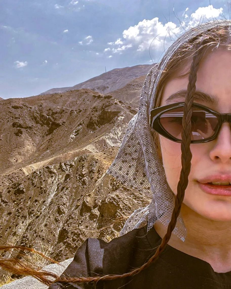 چهره متفاوت “بازیگر جیران” در دنیای واقعی/ عکس