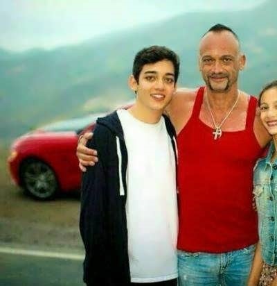 واقعا این آقا با چهره دخترانه اش نوه اول “گوگوش” است/ عکس واقعا این آقا با چهره دخترانه اش نوه اول “گوگوش” است/ عکس