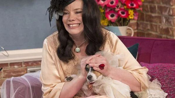 ازدواج باورنکردنی این زن با سگش در دنیا خبرساز شد/ عکس