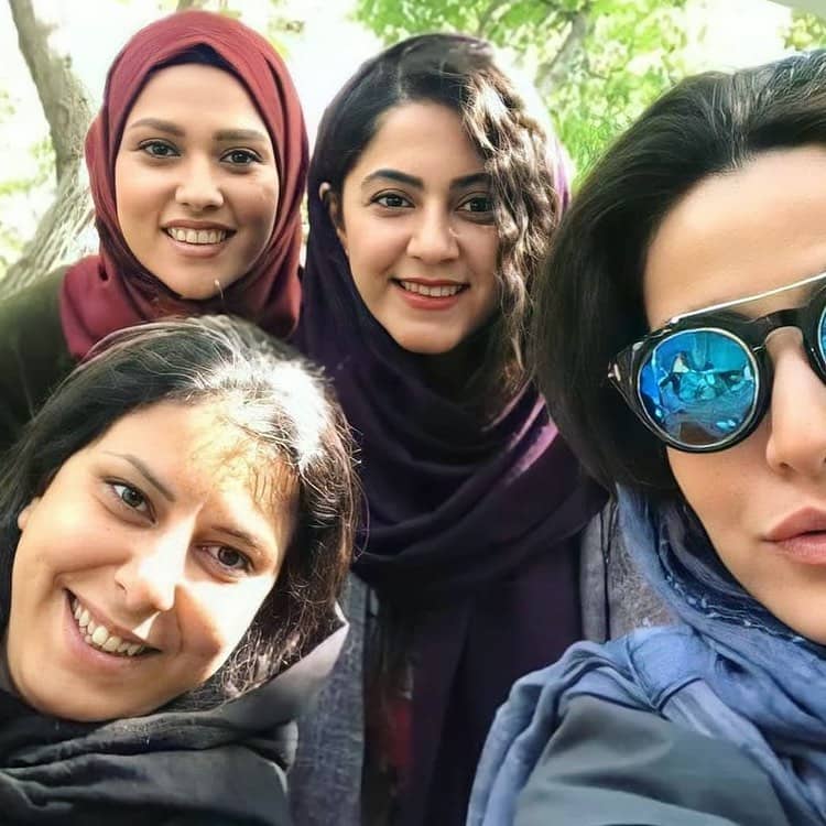 عکس‌های پشت صحنه مائده احضار و رفقای سانتی مانتال