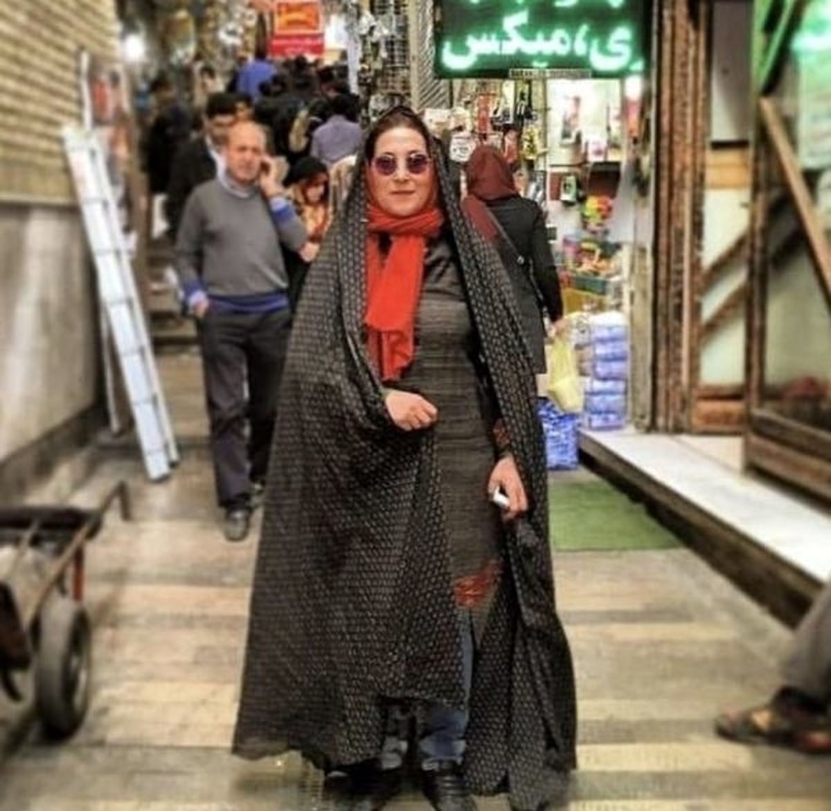 چادر فاطمه معتمد آریا