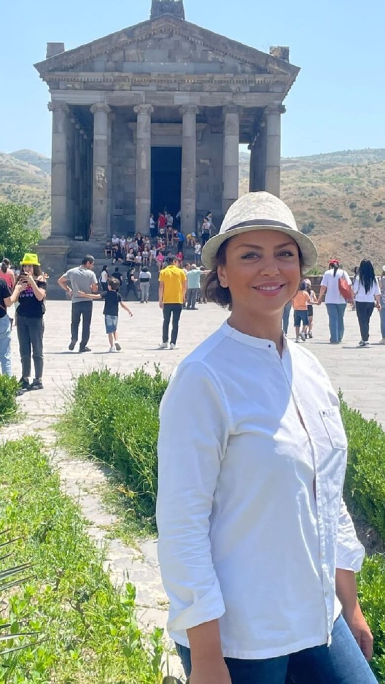 شبنم فرشادجو در خارج عکس گرفت