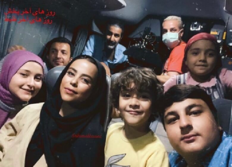 بازیگران دودکش در آخرین روزهای فیلمبرداری سلفی گرفتند.