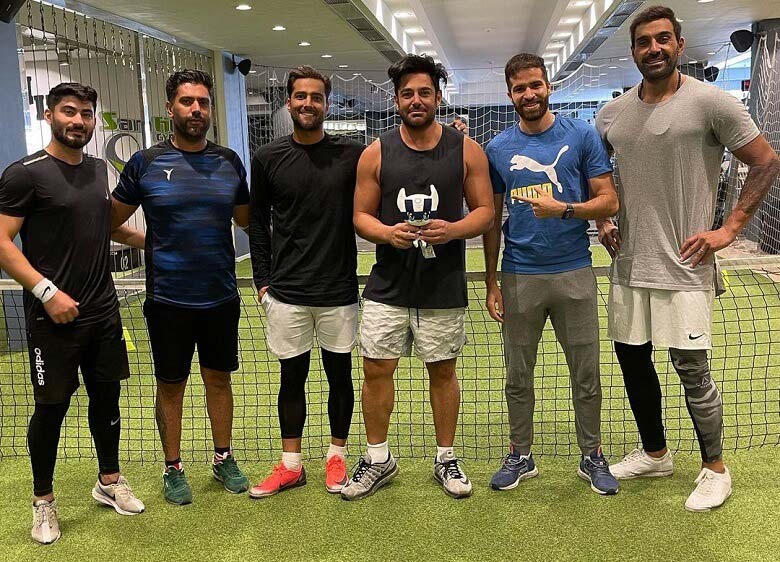 محمدرضا گلزار همچنان ورزش می کند.