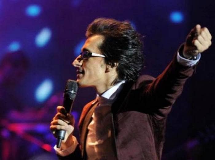 زنده یاد مرتضی پاشایی خواننده موسیقی پاپ متولد 20 مرداد 1363