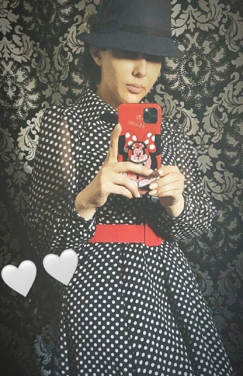 لباس‌های کلاسیک اروپایی به لیلا اوتادی خیلی می‌آید.