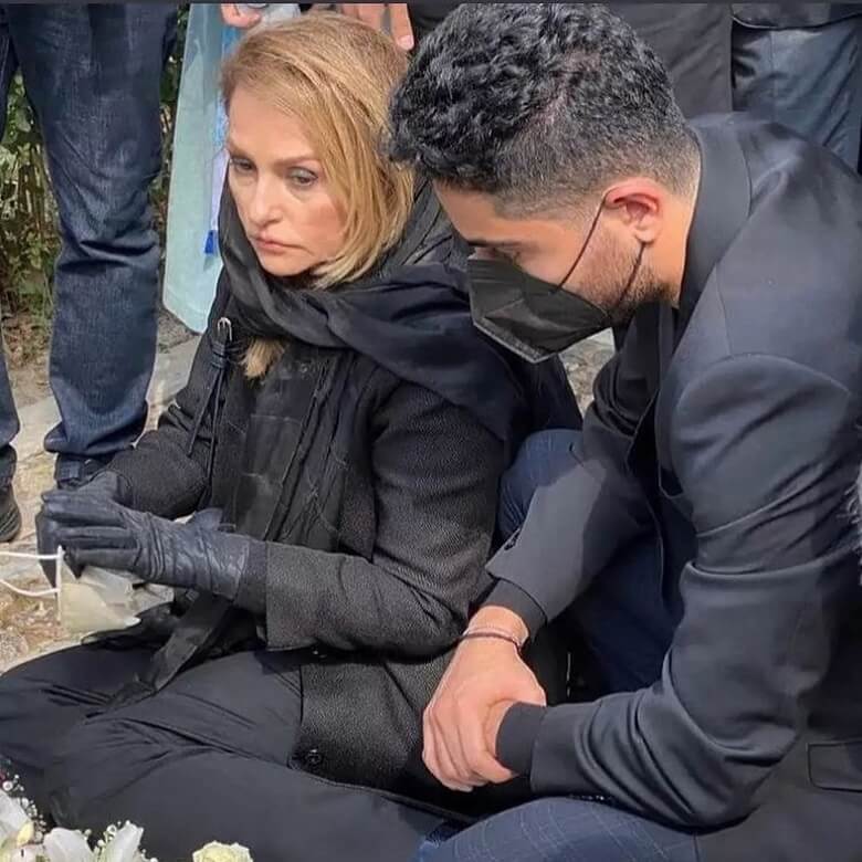 همسر زنده یاد شجریان عجیب شکسته شد.