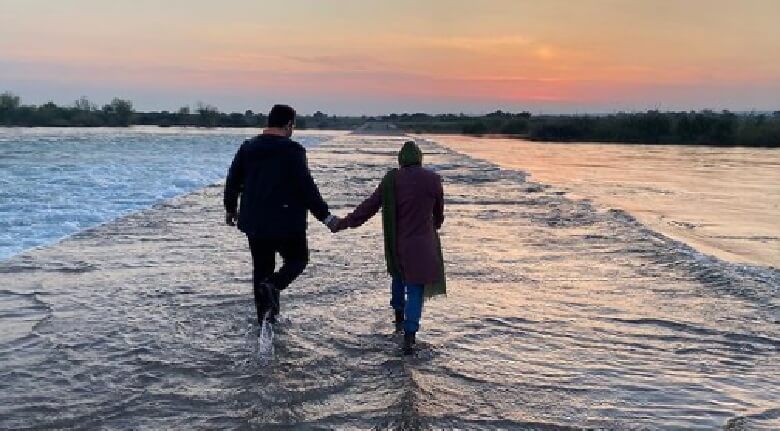 سوگل طهماسبی و همسرش عکسی عاشقانه گرفتند.