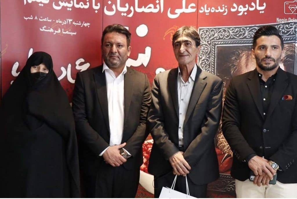 ناصر محمدخانی با مادر علی انصاریان عکس گرفت