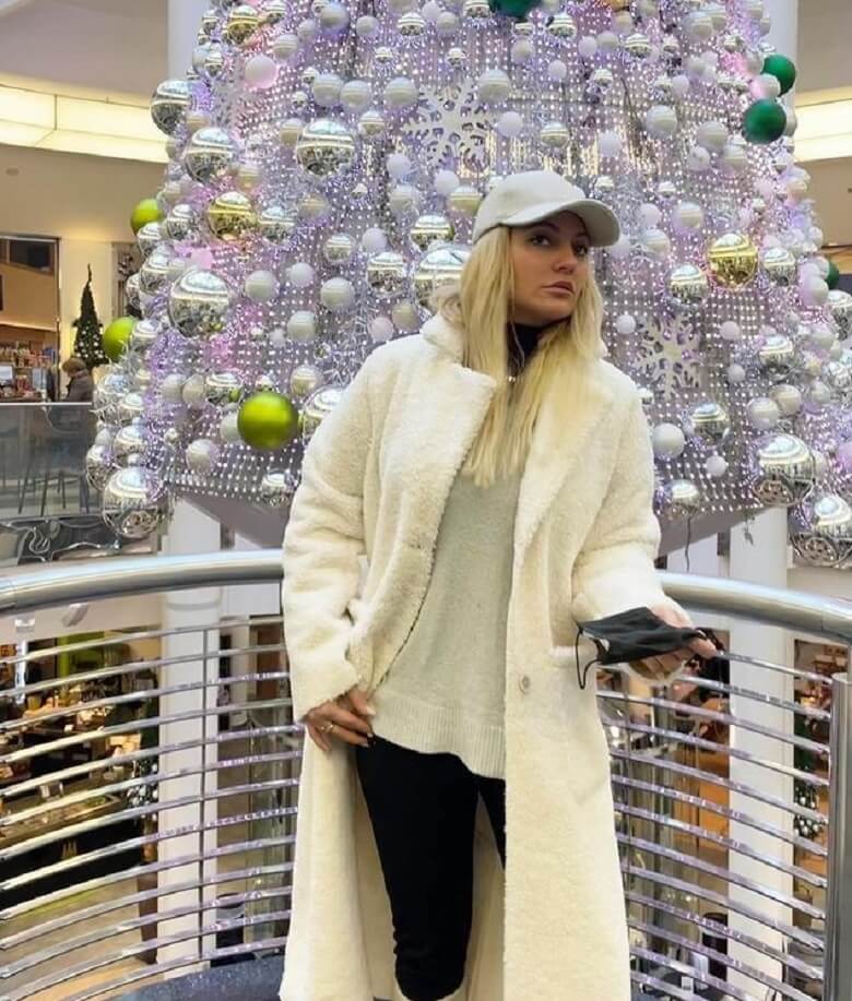 مهناز افشار با موهای بلوند عکس گرفت.